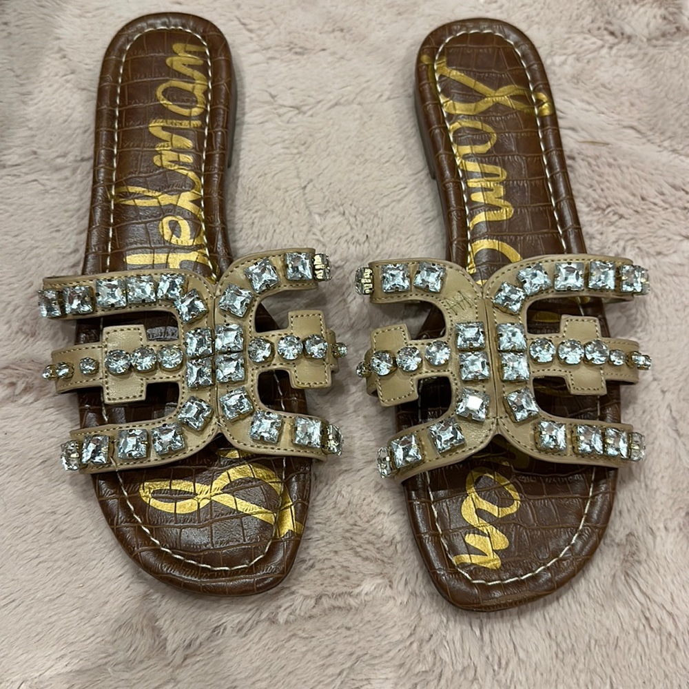 Like New Condition. Missing One Crystal. - image 1